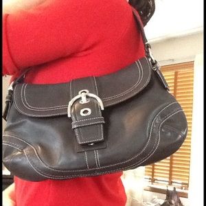 Coach brown leather shoulder bag ❤ spring clean